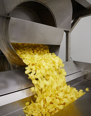 Fabricació patates a l'obrador sant tomàs