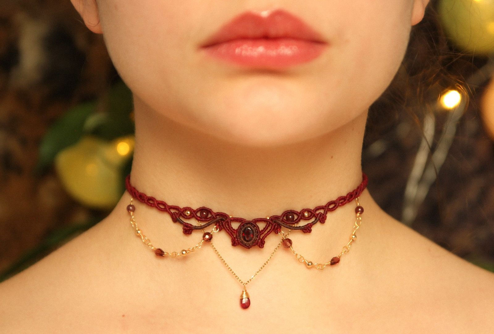 Ras de cou elfique grenat facetté