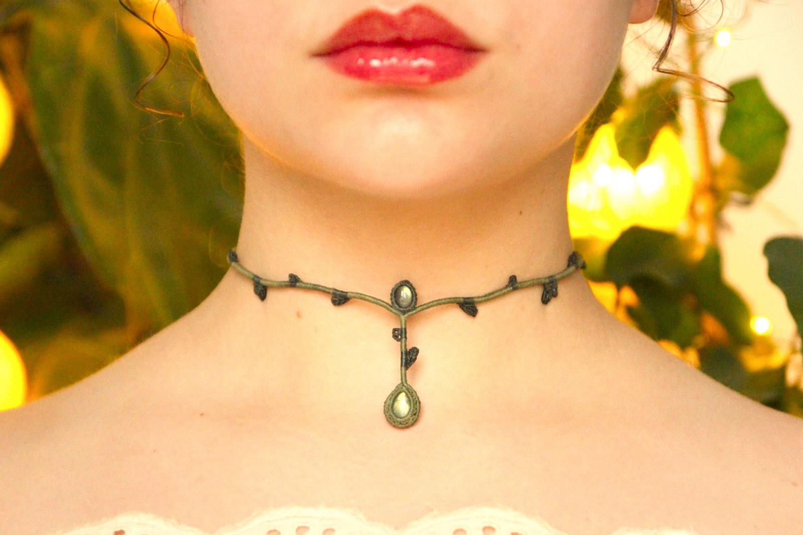 Ras de cou plante labradorites vertes