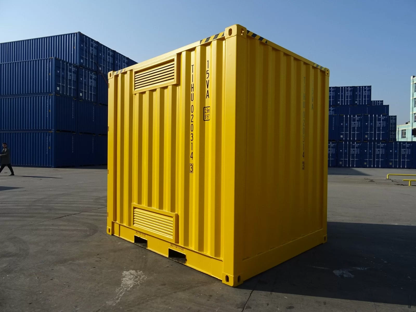 Conteneur pour marchandises dangereuses 10′ High Cube (fond double) Ansicht 2