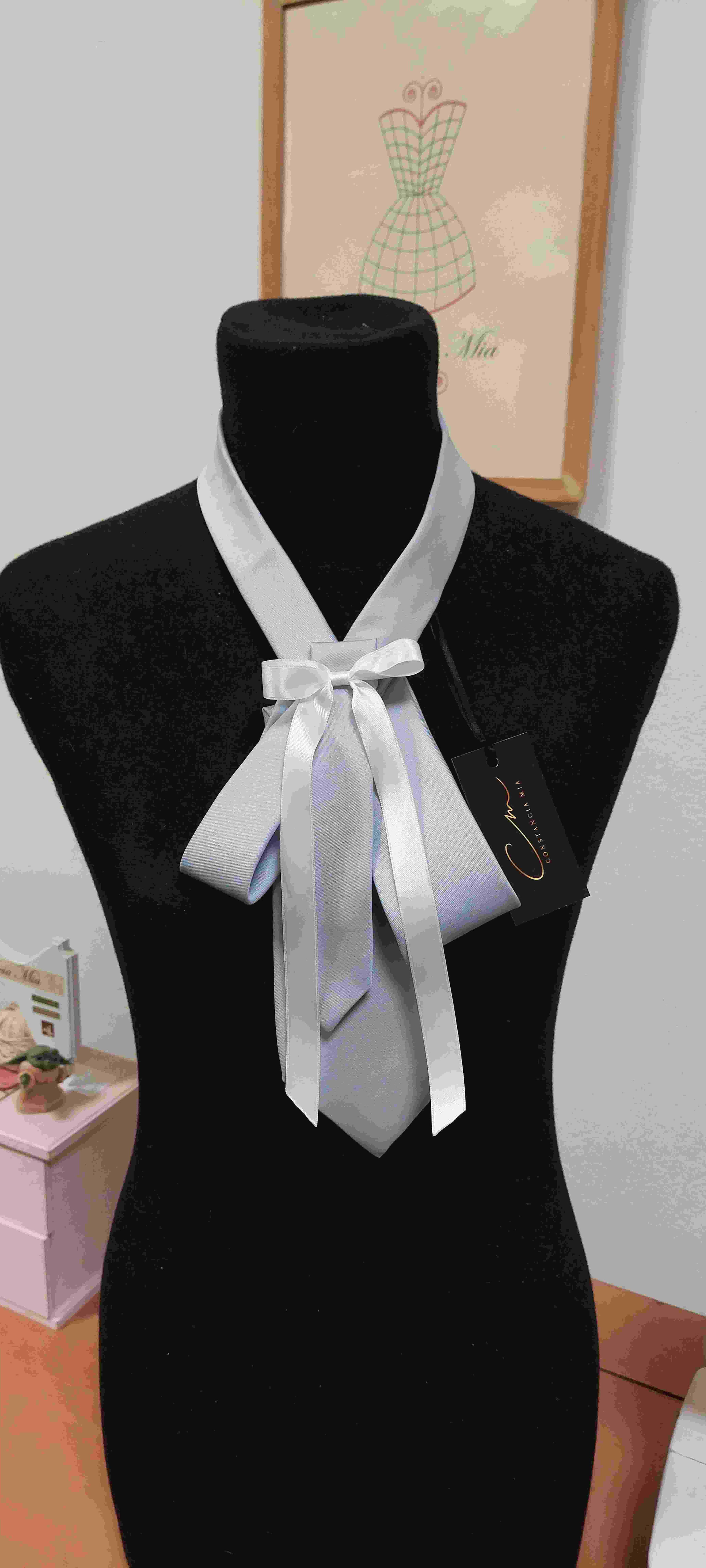 CORBATA JABOT