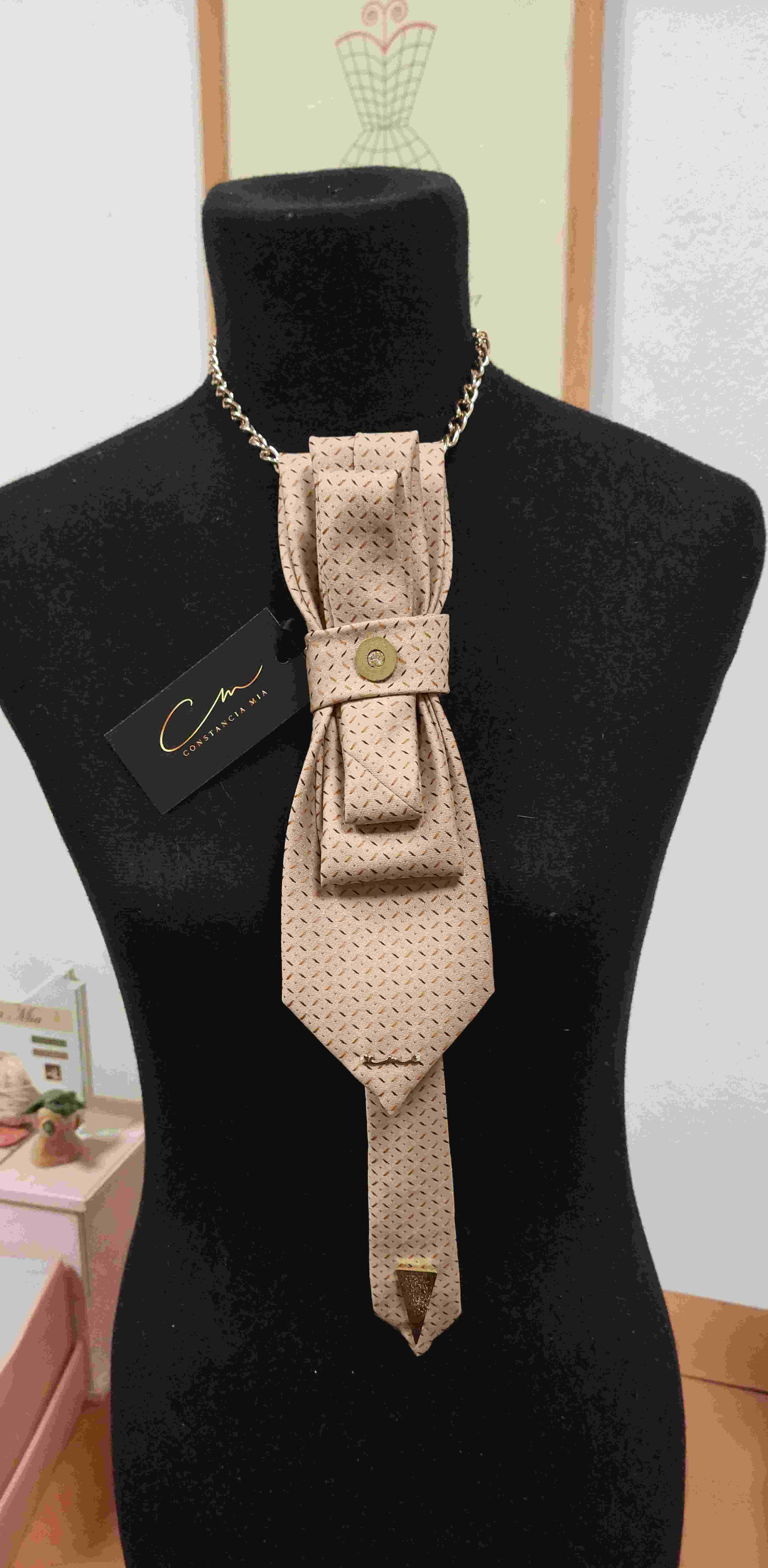 CORBATA JABOT
