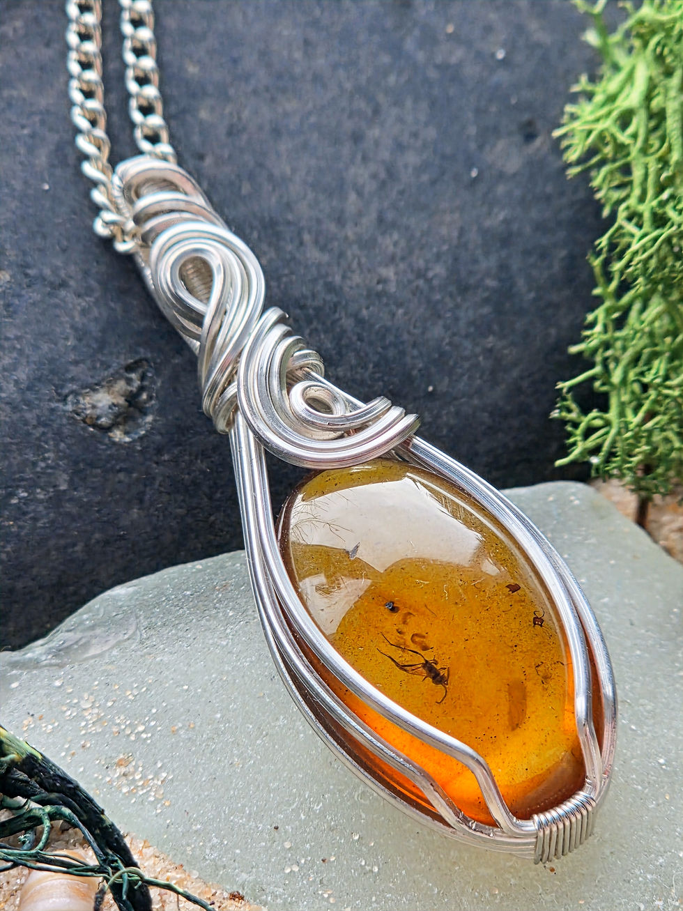 Thumbnail: Burmese Amber with Insect Inclusion