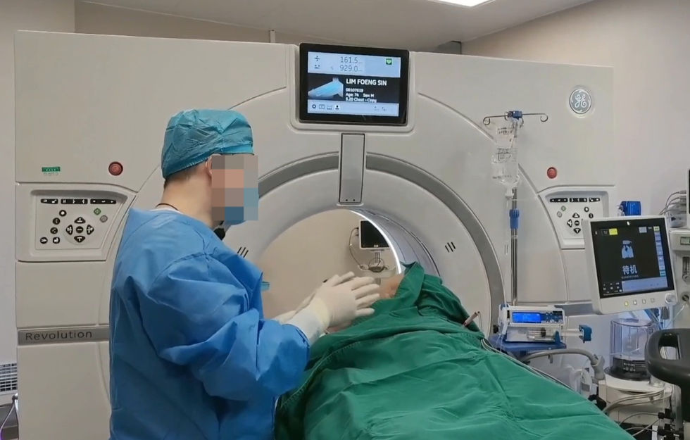 74-Year-Old Indonesian Lung Cancer Patient Receives Cryoablation in China | CCL