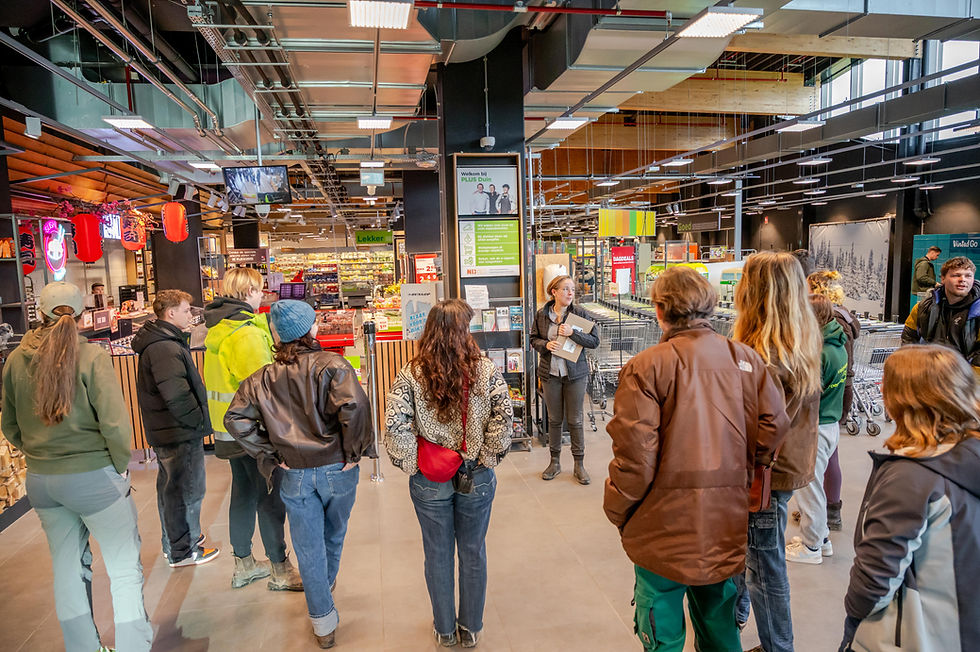 MBO studenten in de PLUS Almere Duin