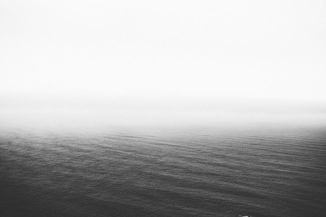 Oceano em preto e branco