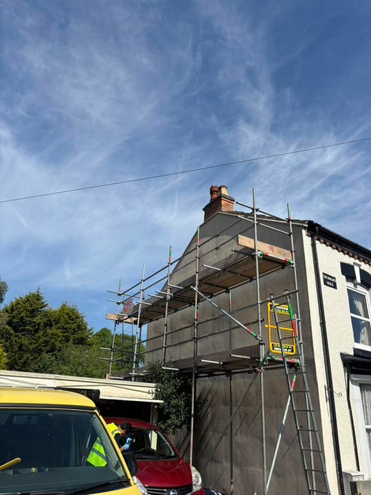 Gable end scaffold for painting