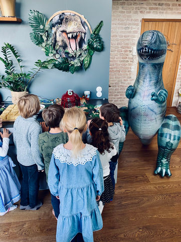 exclusive baby shower gender reveal kids birthday party planning party planer theme dinosaur
exklusive baby shower gender reveal kindergeburtstag organisieren lassen partyplaner partyplanung feier motto Dinosaurier Geburtstag