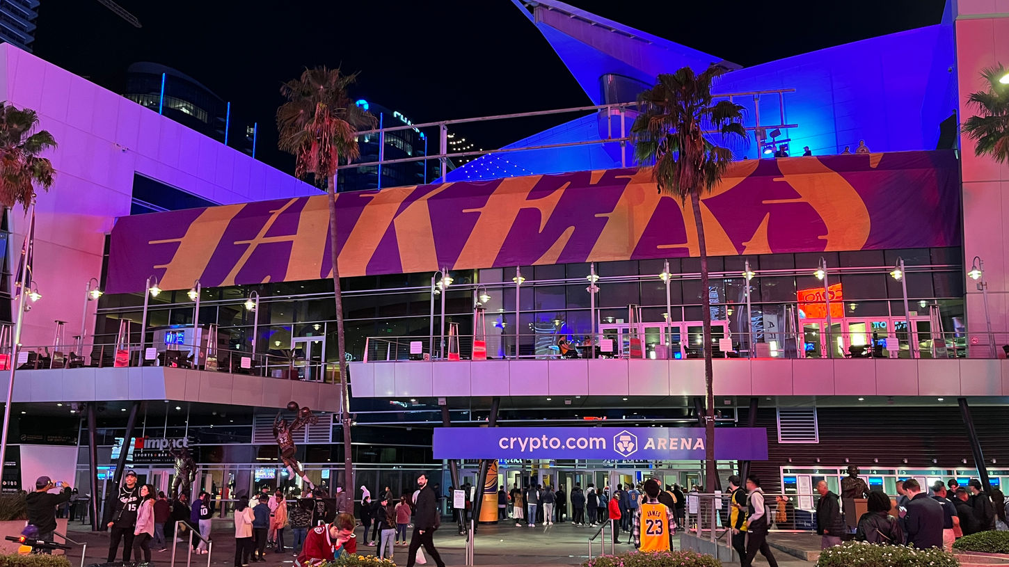 Major arena hosting NBA, NHL, and world-class concerts.