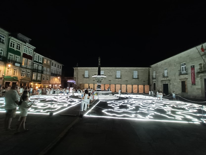Labirinto de Luzes instalado no Largo do Paço