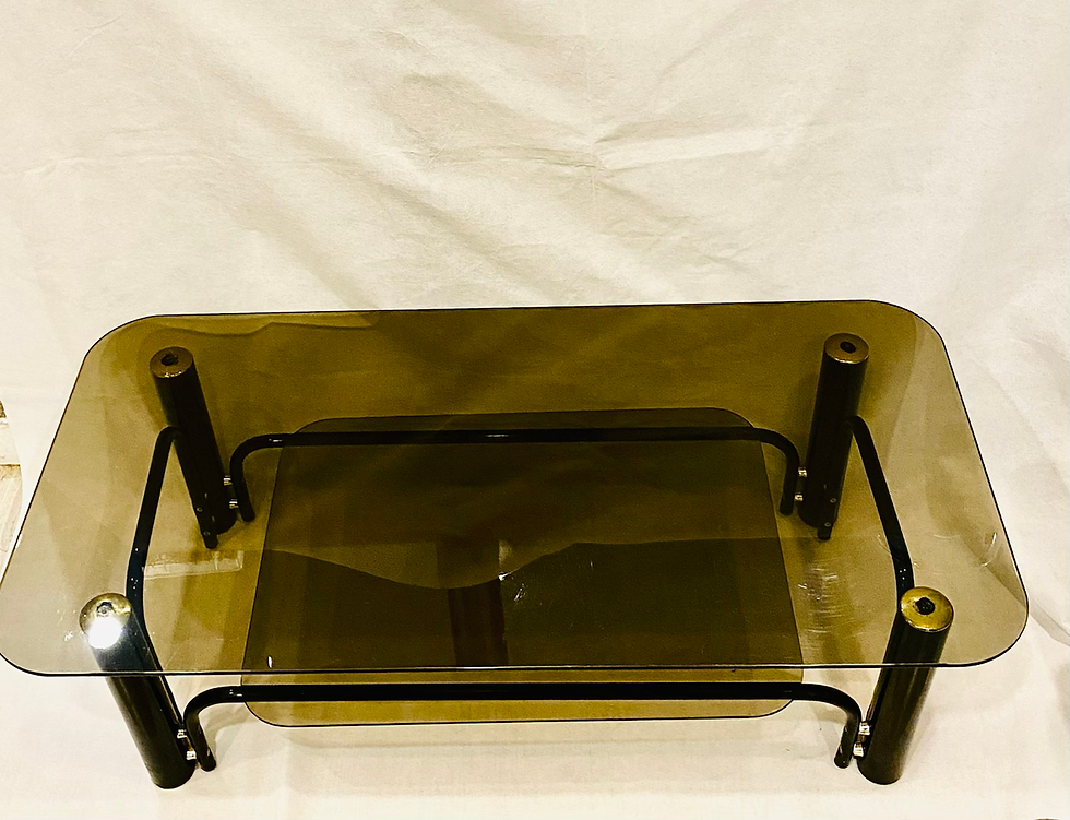 VENDUE⭐️ TABLE BASSE NOIRE ET DORÉE A DOUBLE PLATEAUX EN VERRE FUMÉ circa 1970