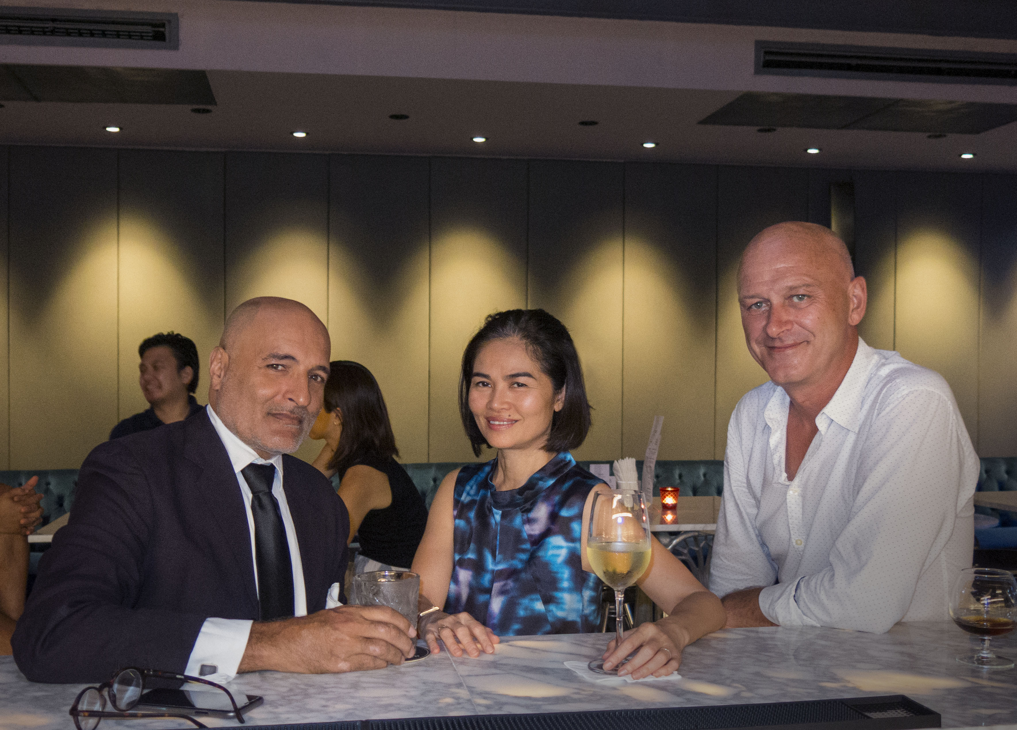 Q BAR SAIGON - FRIENDS