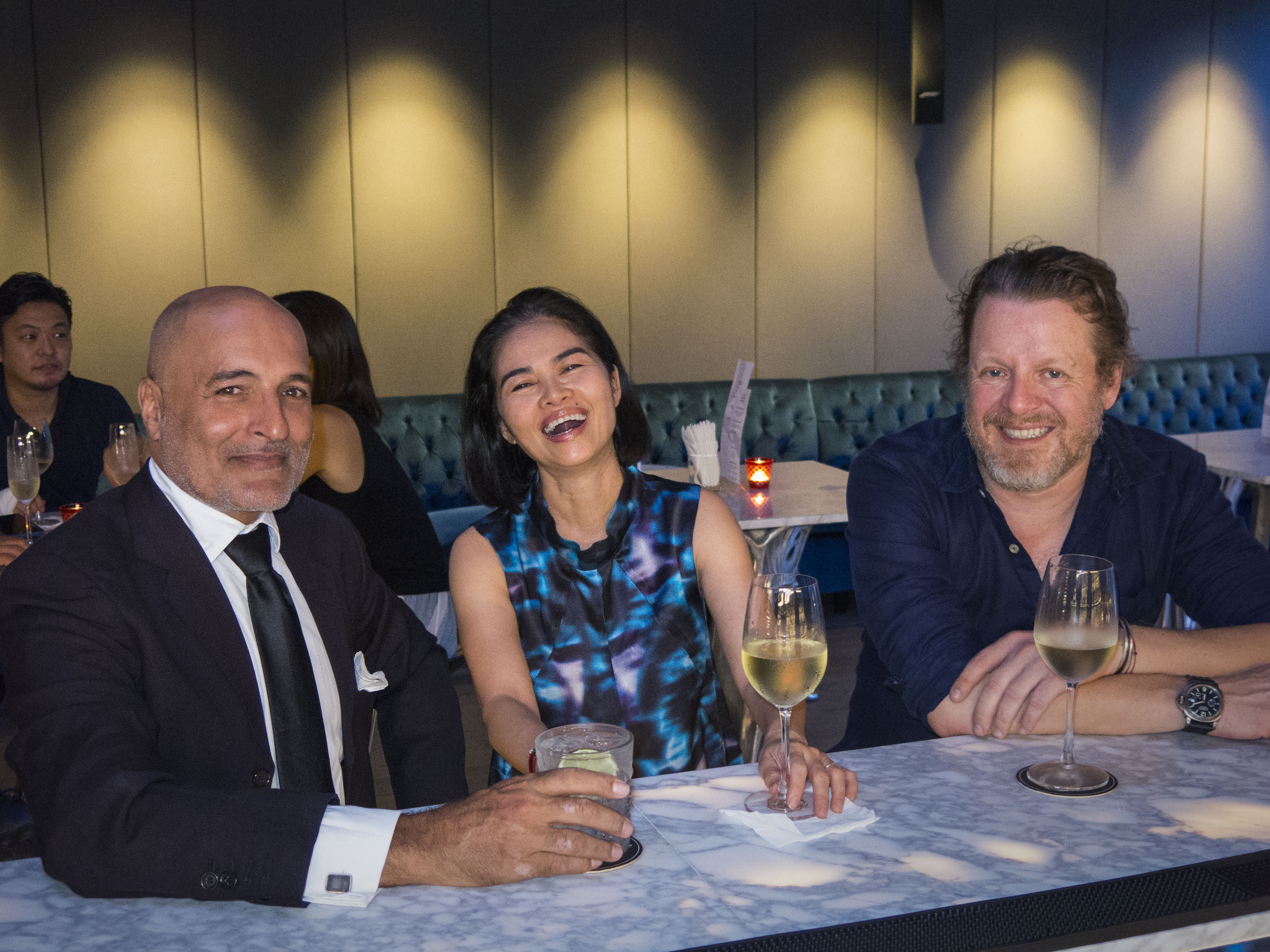 Q BAR SAIGON - FUN FRIENDS