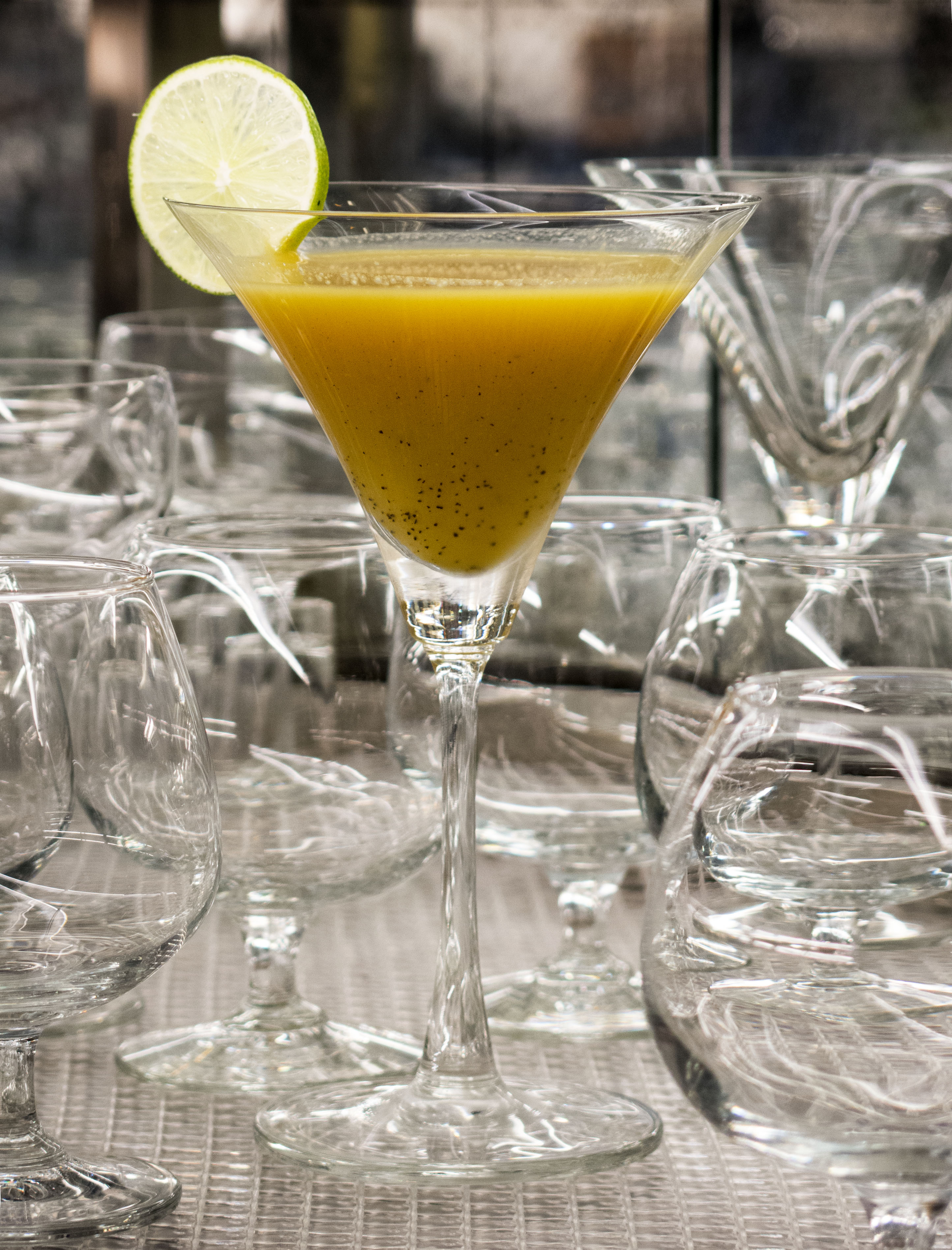 Q BAR SAIGON - COCKTAIL GLASSES