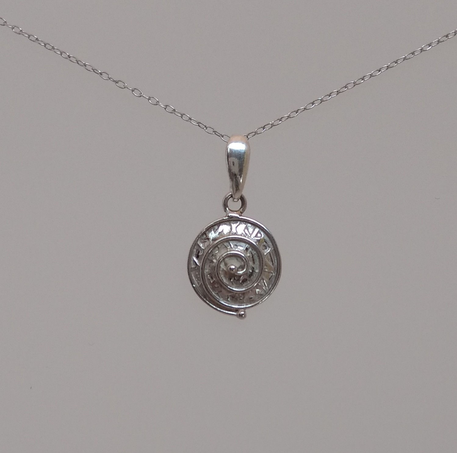 Pendant spiral in silver
