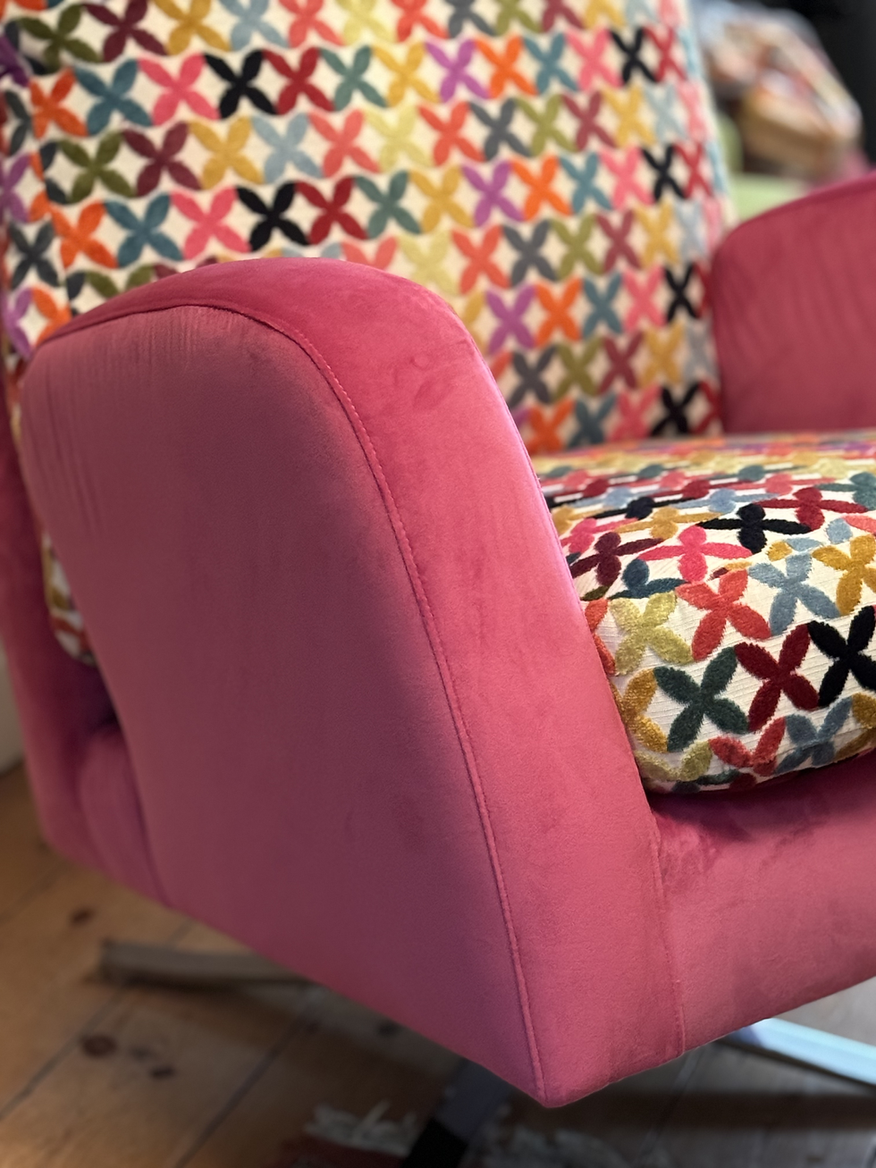 Thumbnail: Contemporary Swivel Chair