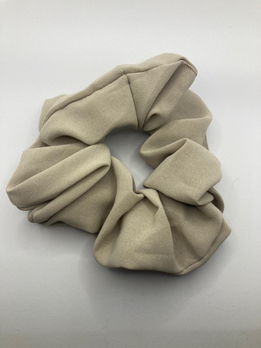 PRAMIDONNA Women Scrunchies Beige Mat main image 1