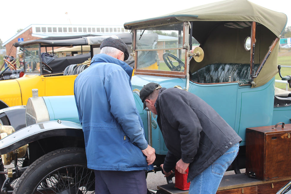 Discussing Air Start systems at Morning Tea