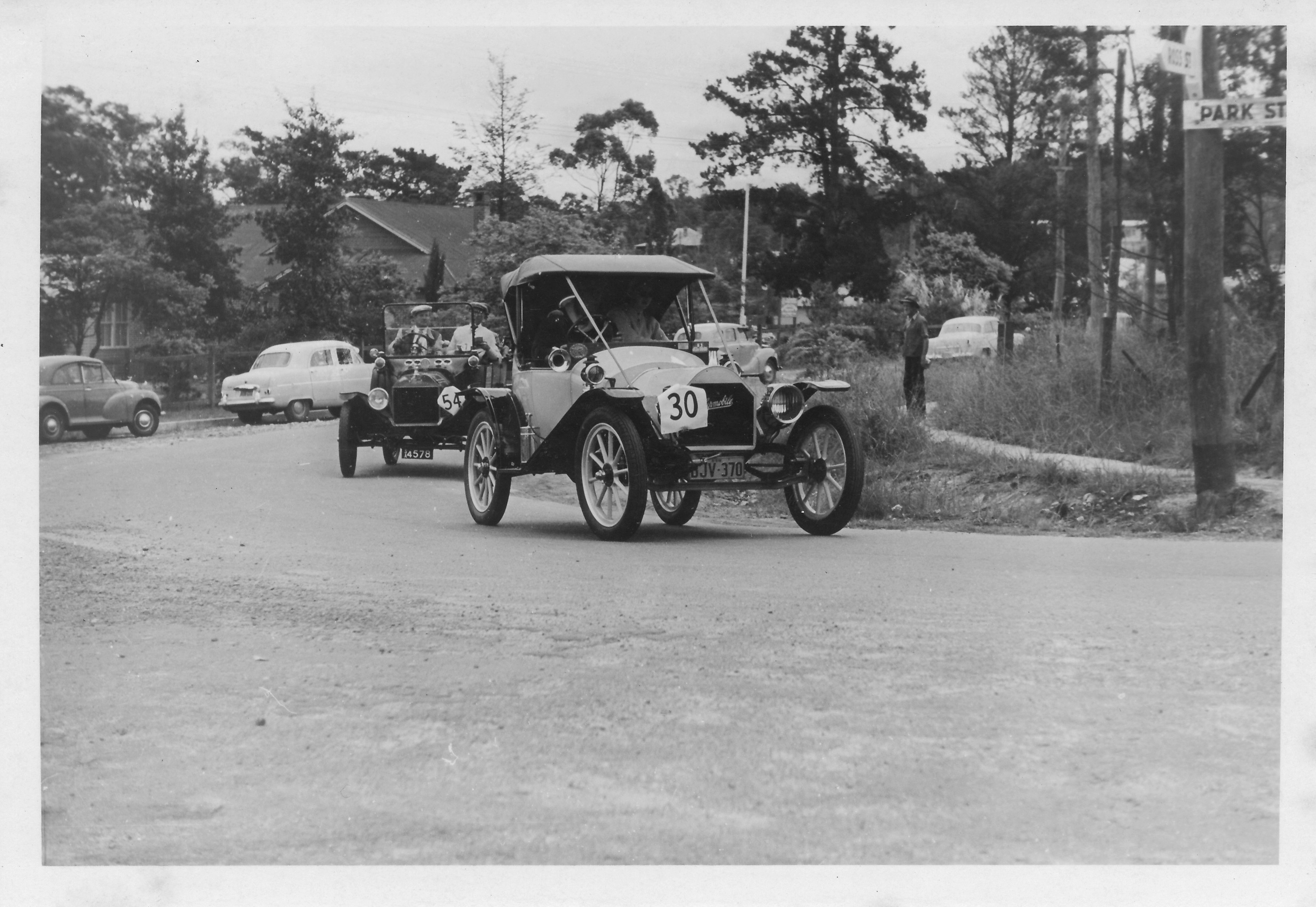 #30 1910 Hupmobile
