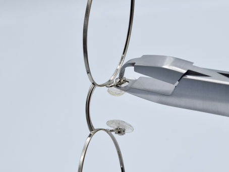 Nose pad popping pliers