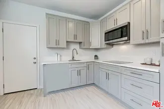 New home construction Silver Lake CA Image 17