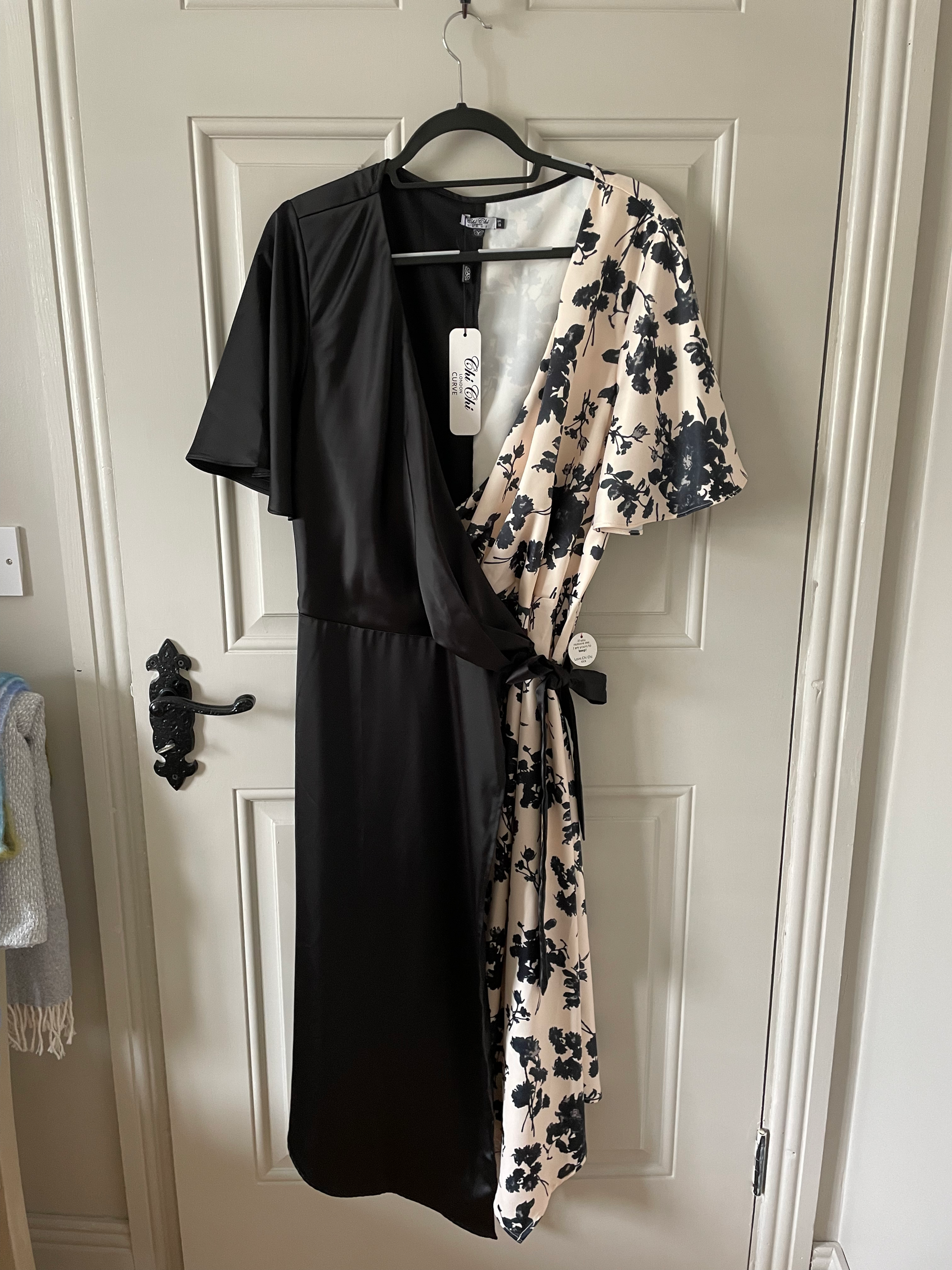 Chi Chi London Curve Wrap Dress Size18 BNWT 
