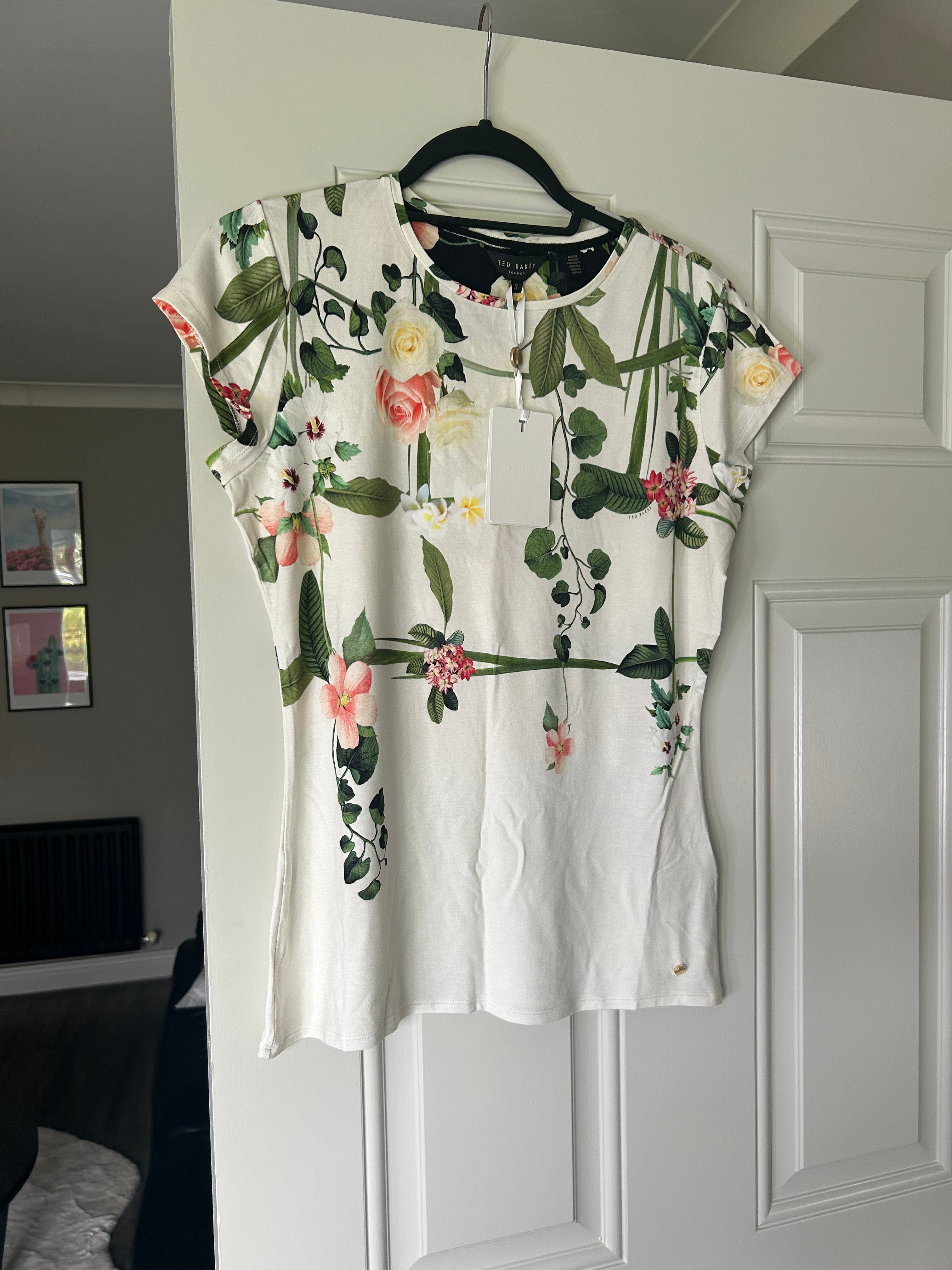 Ted Baker BNWT size 3 (size 10/12)