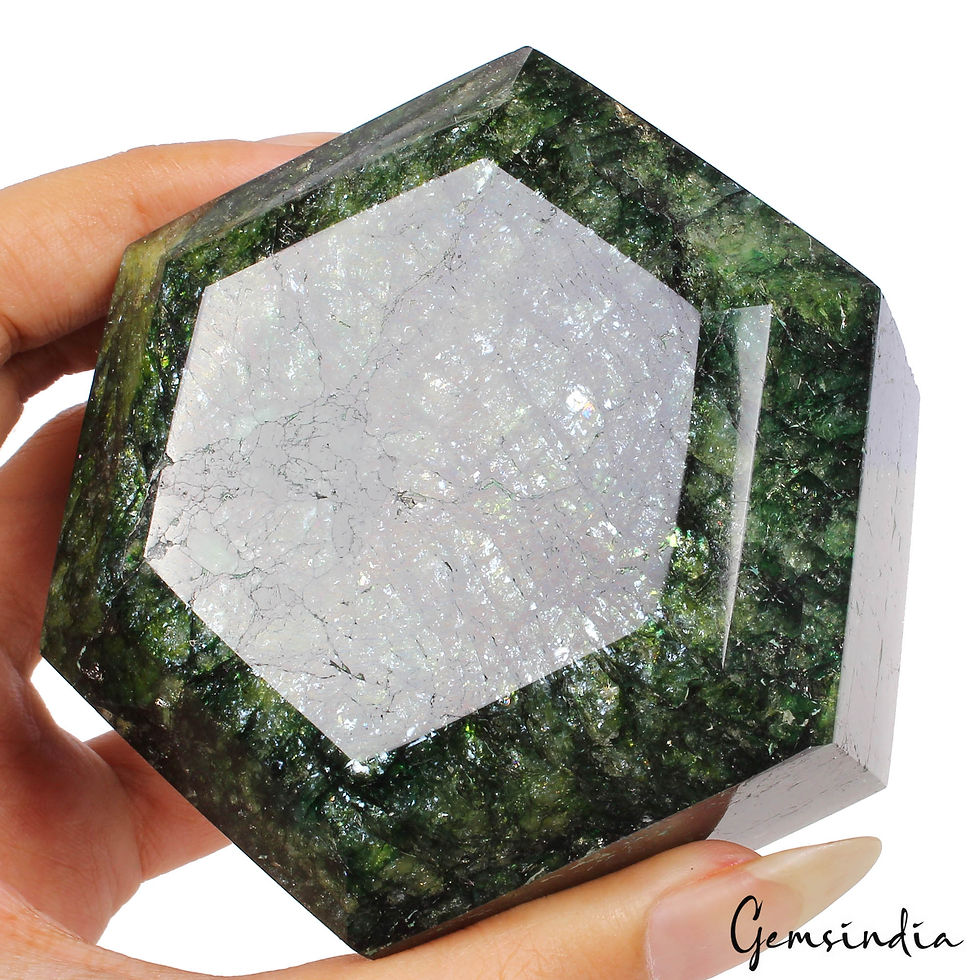 Miniaturbild: 750 Gram Natural Green Emerald Earth Mined Hexagon Cut Huge Brazil Gemstone NM