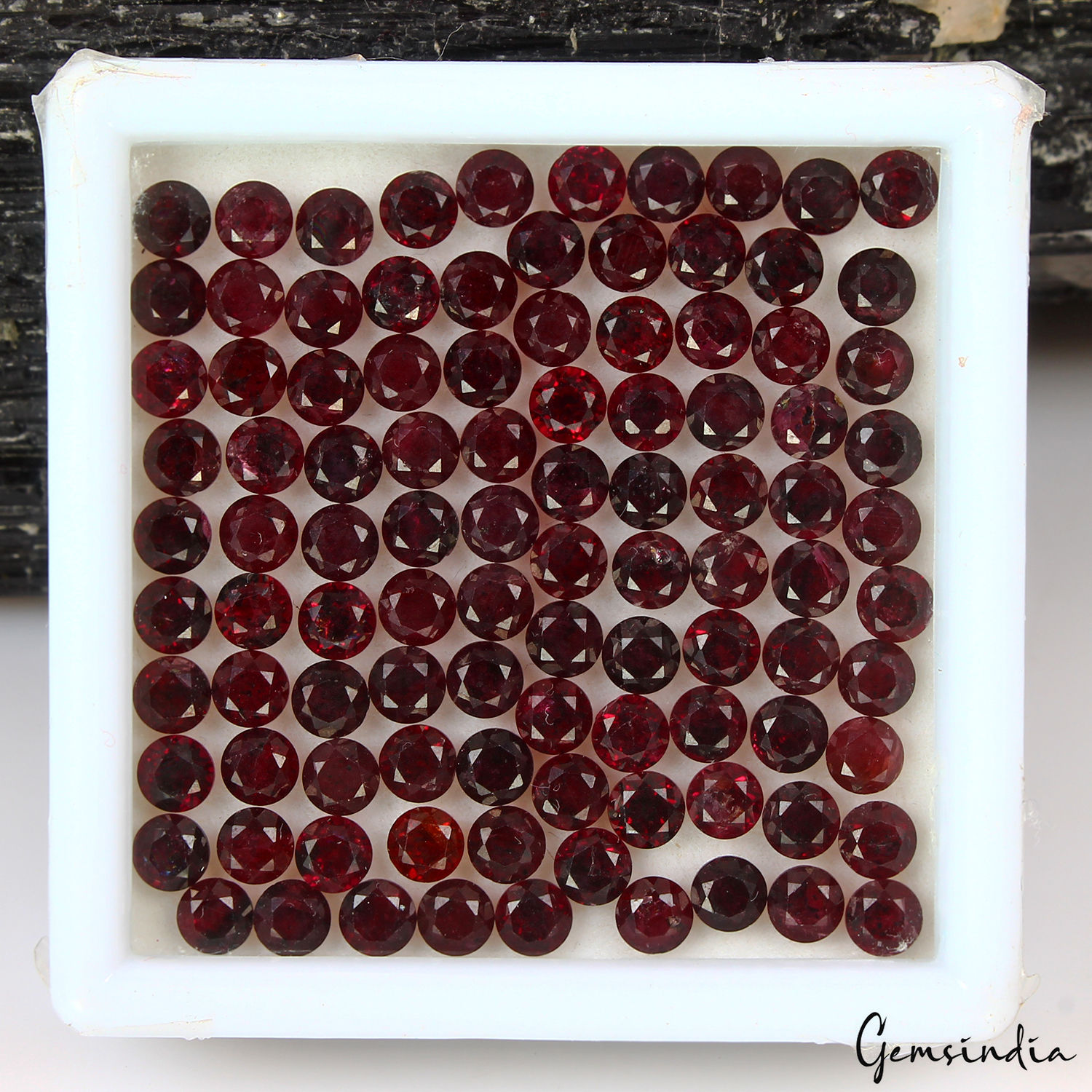 100Pcs Natural Mozambique Garnet 4mm Round Cut Loose Untreated Gemstones Lot