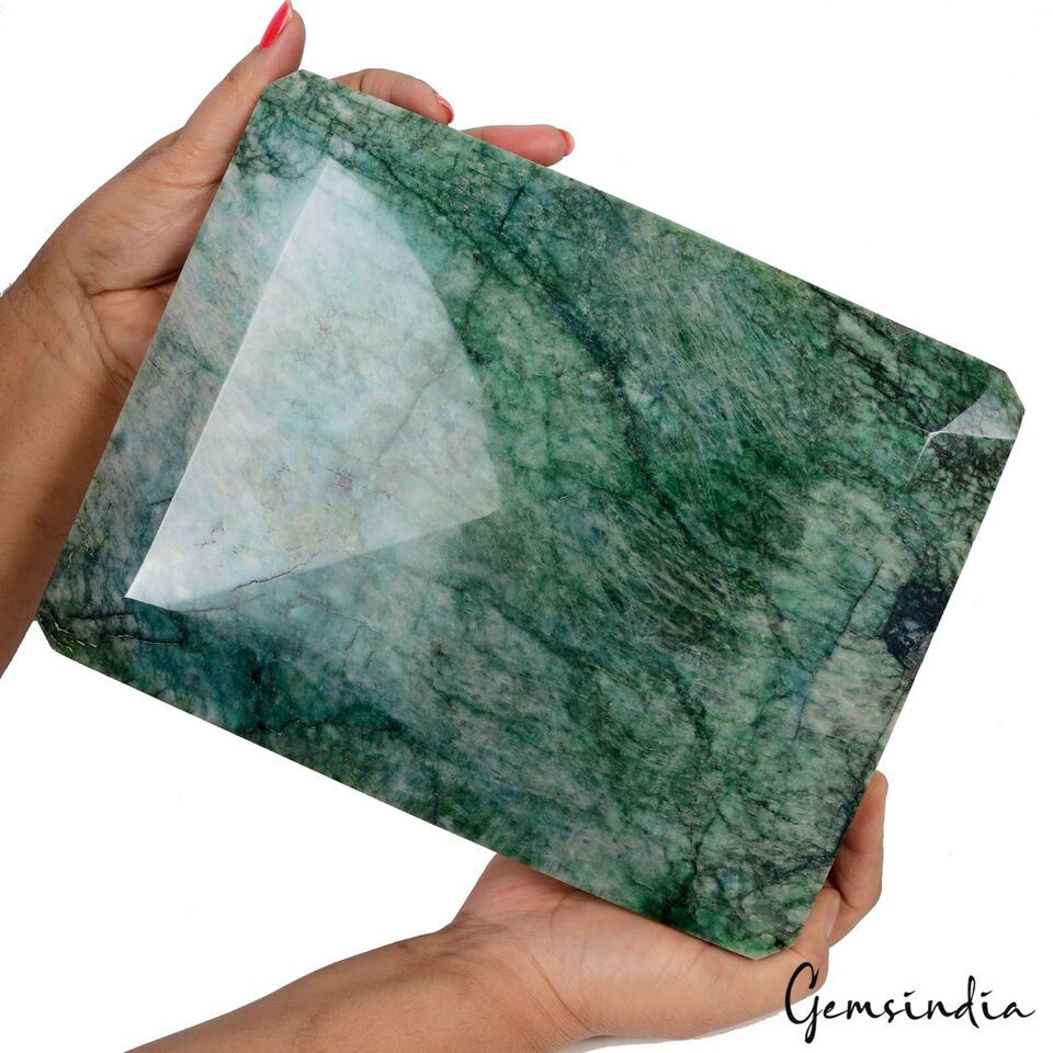 Miniaturbild: 6.6 Kilo Natural Green Emerald Octagon Cut Large Earth Mined Collective Gemstone