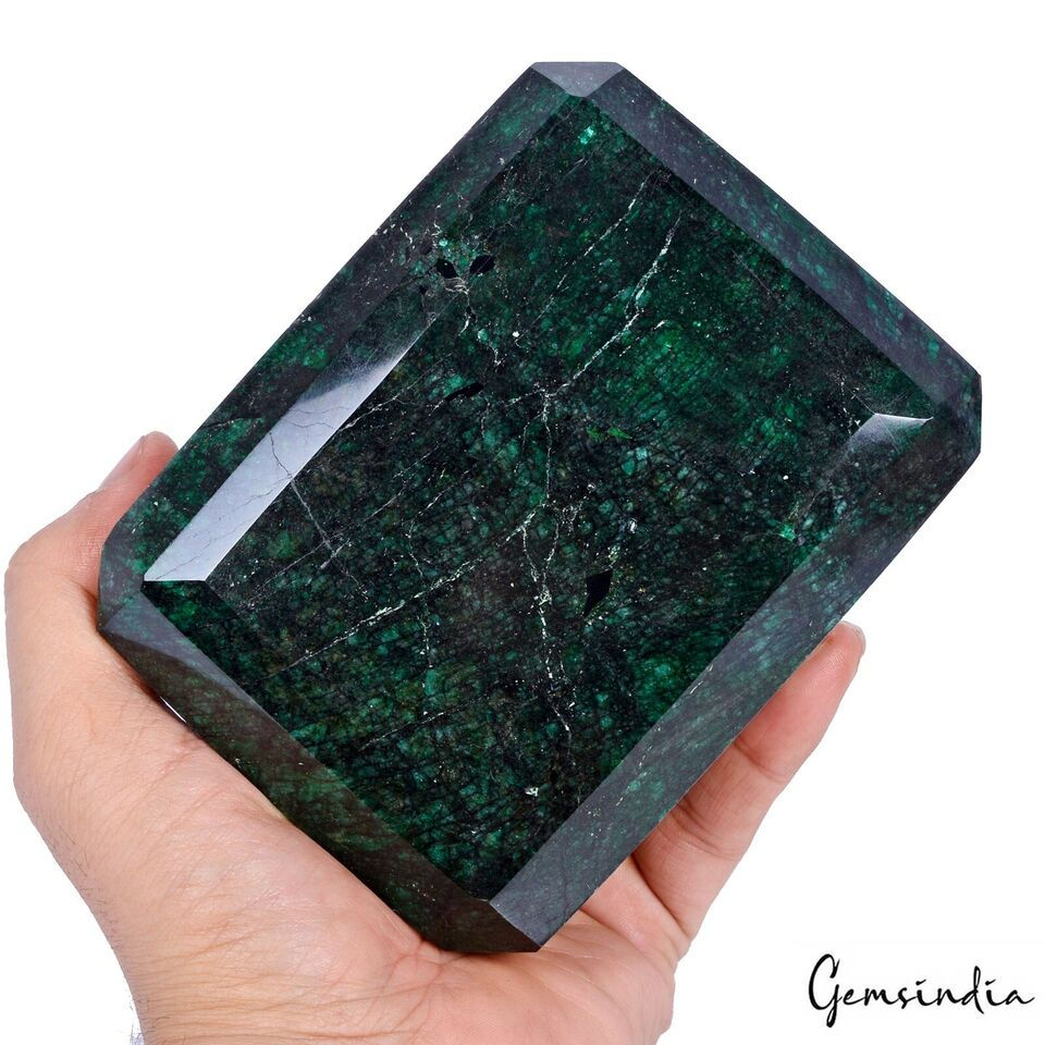 サムネイル： 1.8 Kg ~Natural Deep Green Emerald Earth Mined Octagon Faceted Cut Huge Gemstone