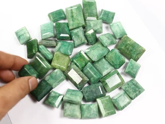 Миниатюра: 1500 Cts/38 Pcs Natural Brazilian Green Emerald Baguette Cut Wholesale Gems Lot