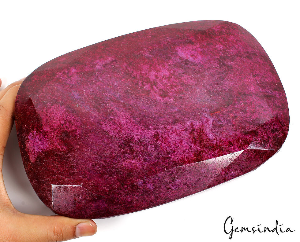 サムネイル： 5.7 Kilo Natural Red Ruby Oval Faceted Cut Earth mined Huge Madagascar Gemstone