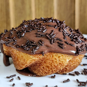 Mini Bolo com Cobertura de Brigadeiro de Chocolate – Doce Joy