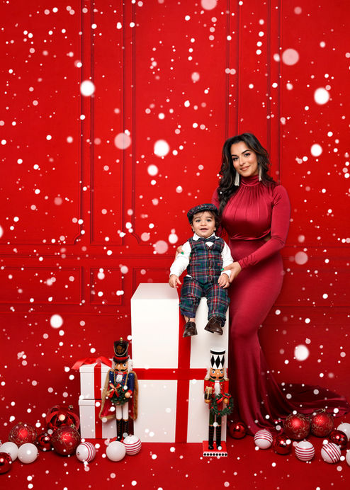 Christmas family photo session in Englewood NJ by Diane Levy Photography