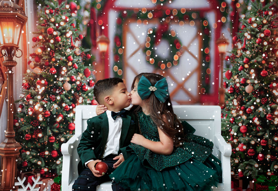 Christmas family photo session in Englewood NJ by Diane Levy Photography