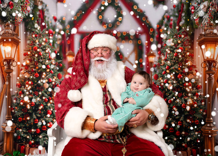Christmas family photo session in Englewood NJ by Diane Levy Photography