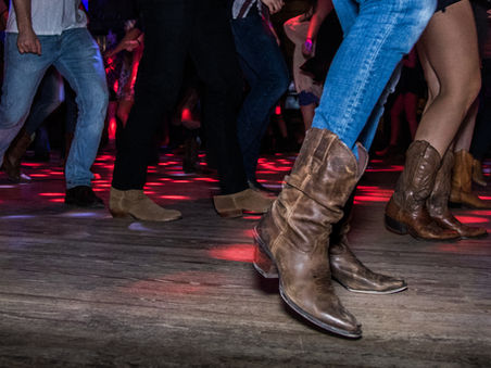 Guide to Houston-Styled Line Dancing in Houma: Step Into the Western Vibe