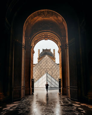 Photo Analysis: Lovre Geometry