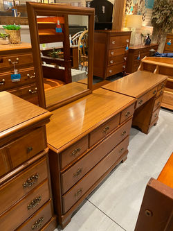BASSETT MAPLE FINISH DRESSER W/ MIRROR