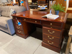 PA HOUSE CHERRY KNEEHOLE DESK
