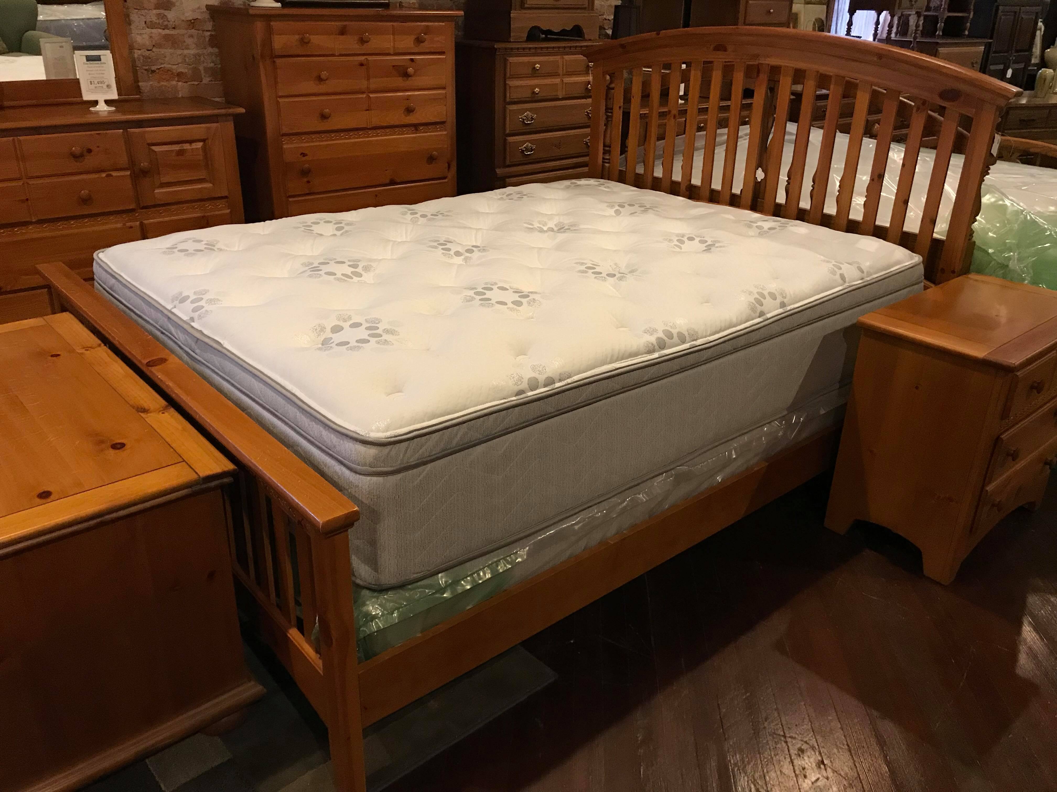 PREMIUM PILLOW TOP QUEEN MATTRESS