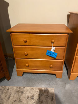 LIGHT MAPLE NIGHTSTAND