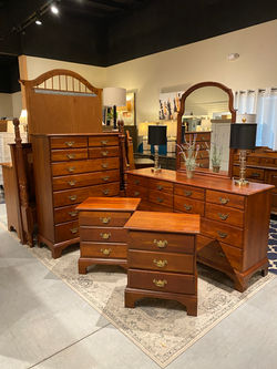 SOLID MEDIUM CHERRY QUEEN BEDROOM SUITE