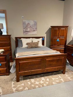 AMISH MADE PINE QUEEN PANEL BED