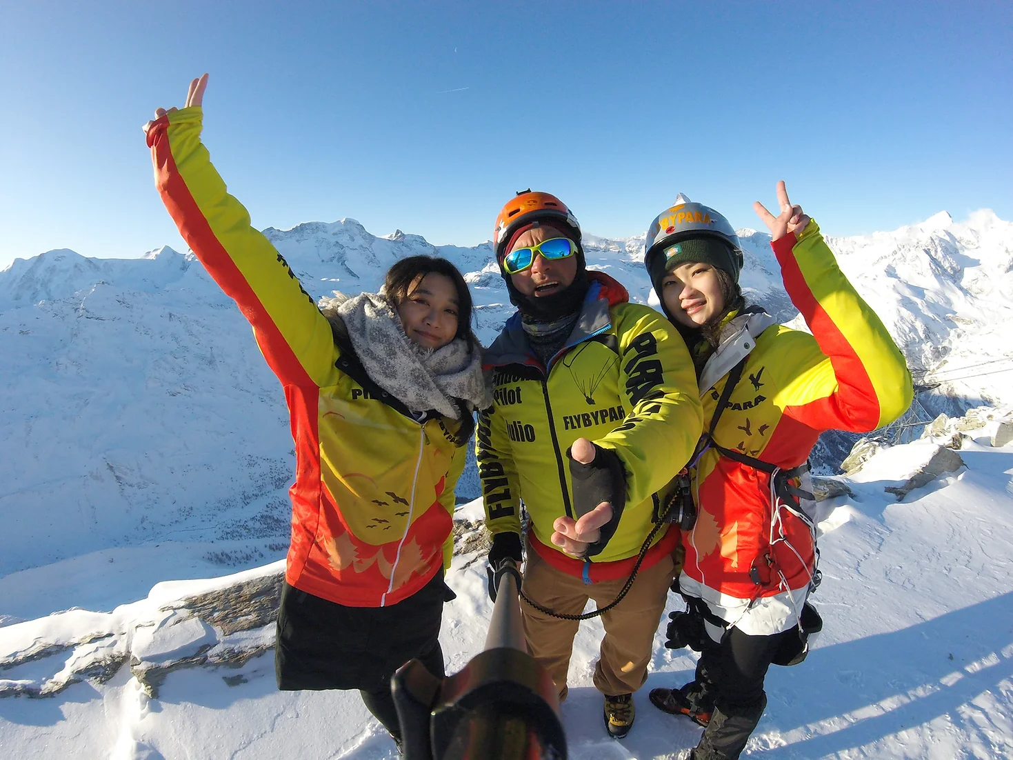 Pictures & Videos Collections Service