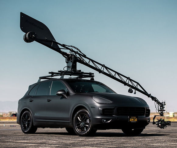 Carro com equipamento cinematográfico