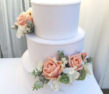 Wedding cake flowers
