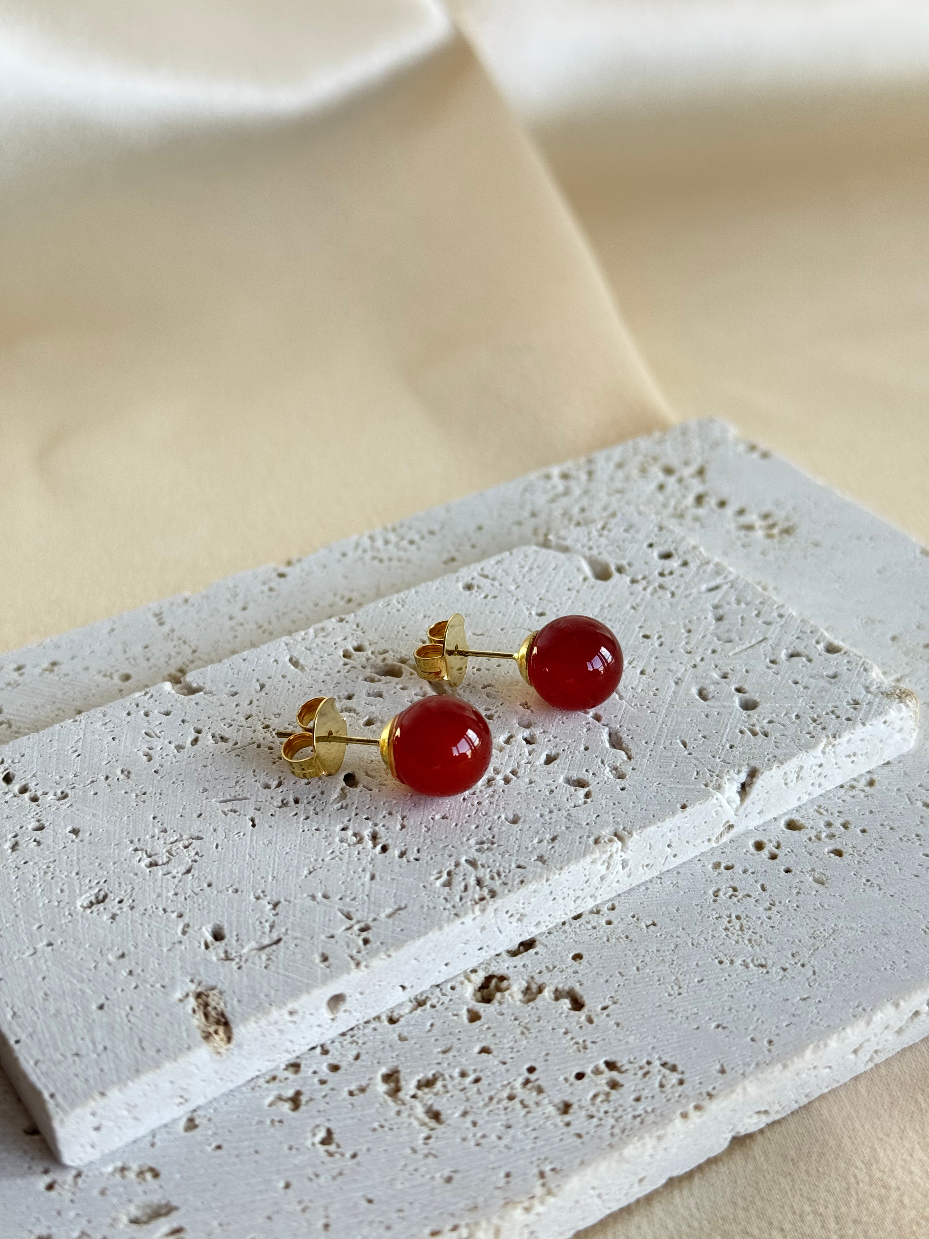 Boucles d'oreilles puces en cornaline