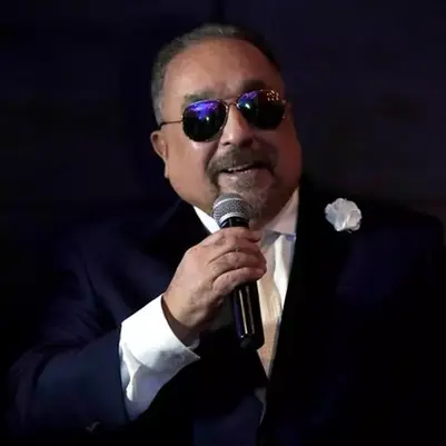 Willie Colón sufre mareo en pleno concierto en Cali y avisa que pudo ser su última presentación.